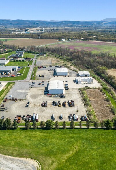 4 Girton Dr Industrial Campus portefeuille de 4 propriétés à vendre sur LoopNet.ca - Photo du bâtiment - Image 2 de 13