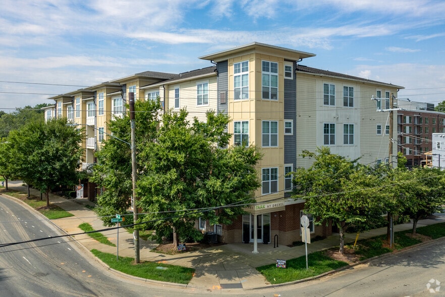 4312 Park Rd, Charlotte, NC à louer - Photo du bâtiment - Image 3 de 13