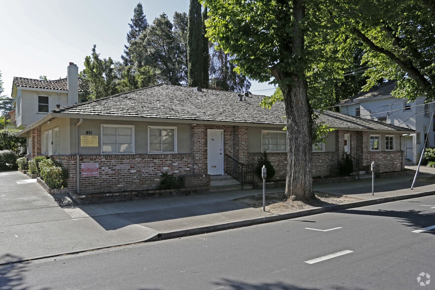 801 Alhambra Blvd, Sacramento, CA à louer - Photo principale - Image 1 de 4
