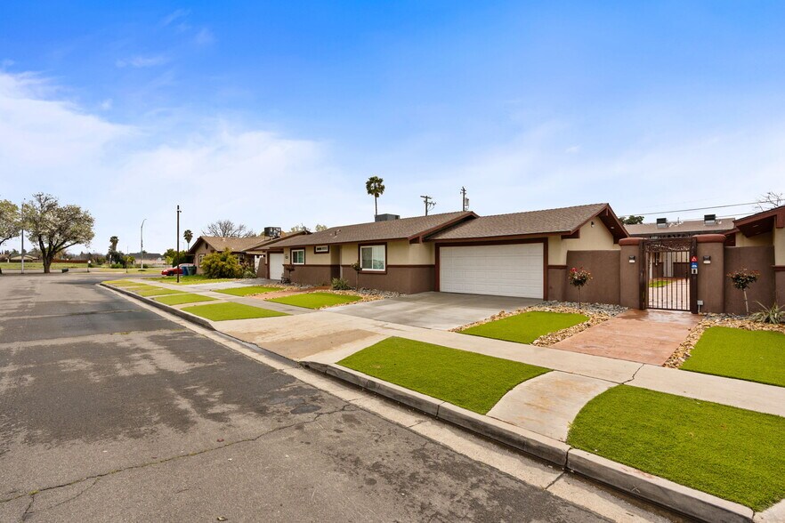 5180 E Hedges Ave, Fresno, CA à vendre - Photo du bâtiment - Image 3 de 9