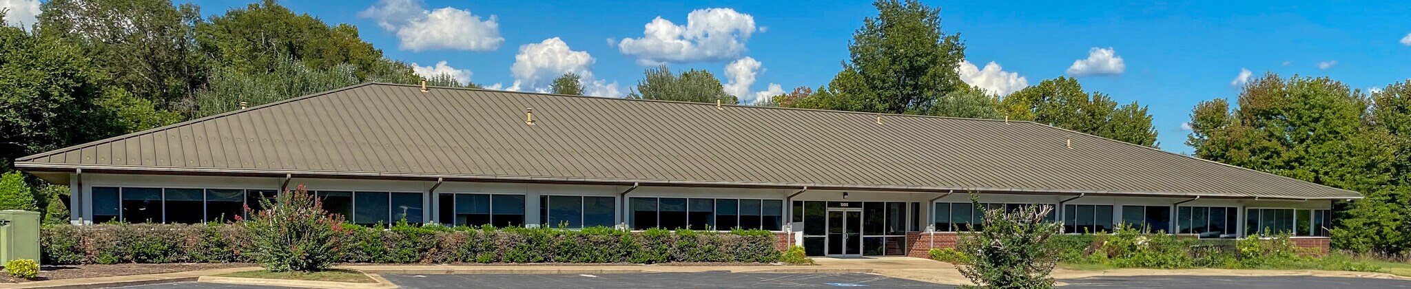 1202 NE mcclain Rd, Bentonville, AR à louer Photo du bâtiment- Image 1 de 23