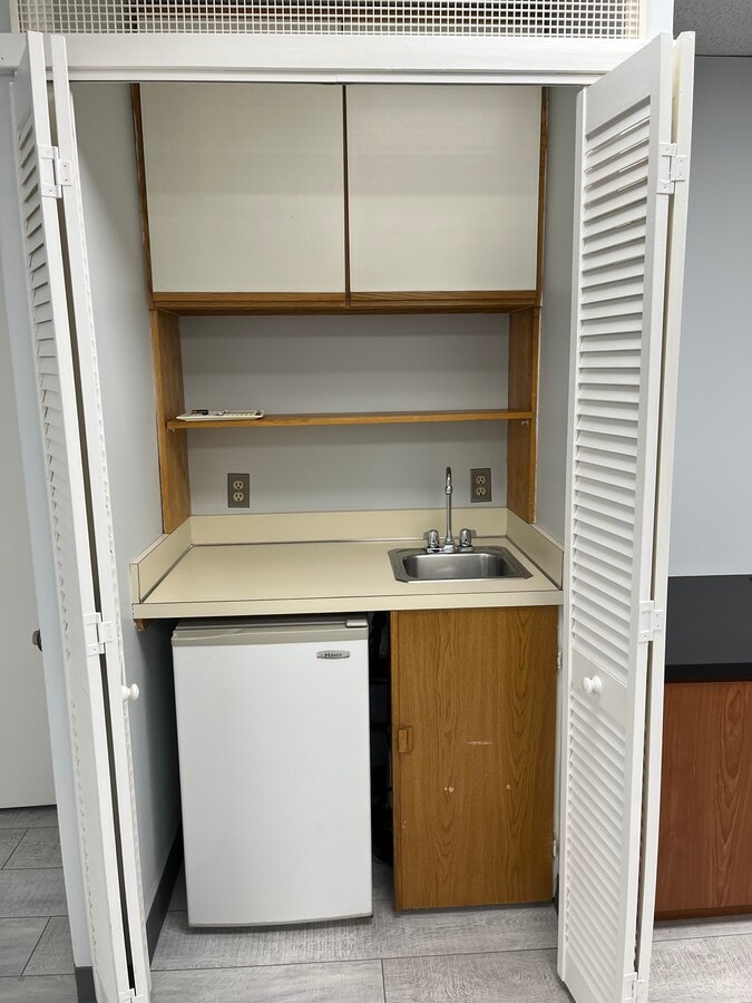 7960-7990 Old Georgetown Rd, Bethesda, MD 20814 - Unit C -  - Interior Photo - Image 2 of 8