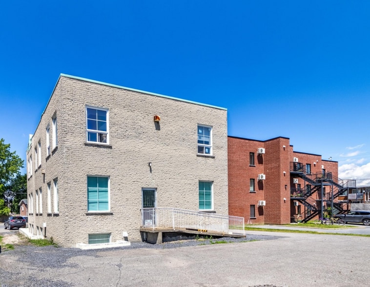 1226 Ch Du Coteau-Rouge, Longueuil, QC à vendre - Photo du bâtiment - Image 3 de 8