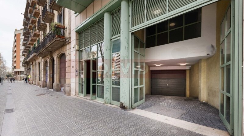 Office in Barcelona, Barcelona for lease - Building Photo - Image 1 of 6