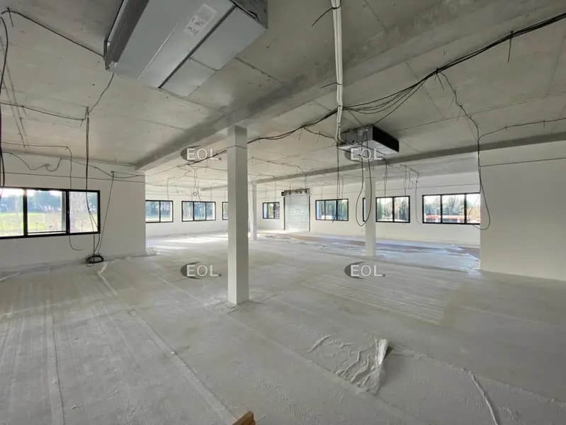 Office in Éguilles for lease Interior Photo- Image 1 of 20
