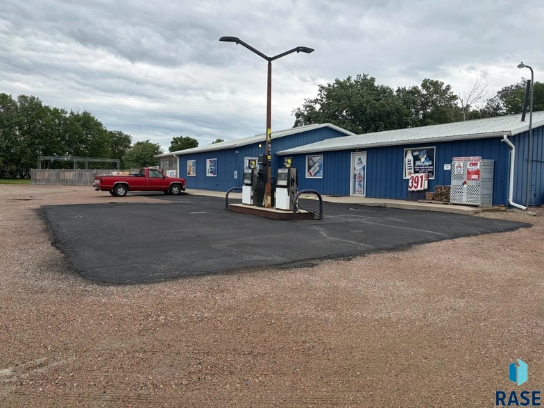 407 Bill Davis St, Egan, SD for sale - Primary Photo - Image 1 of 16