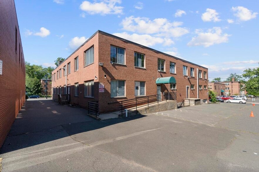 621 Farmington Ave, Hartford, CT for sale - Building Photo - Image 3 of 23