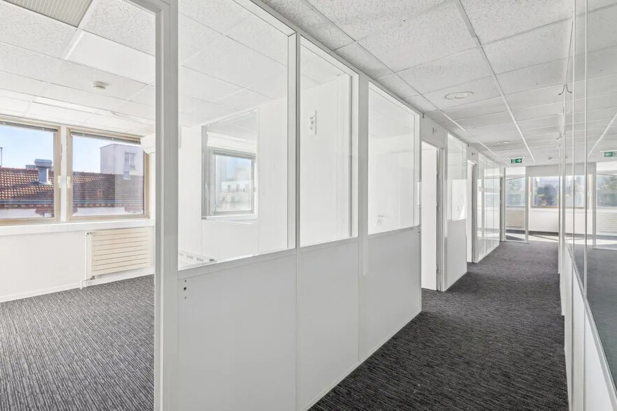 40 Rue Gabriel Crie, Malakoff for sale - Building Photo - Image 1 of 28