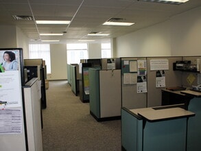 74 S Main St, Fond Du Lac, WI à louer Photo du bâtiment- Image 2 de 9