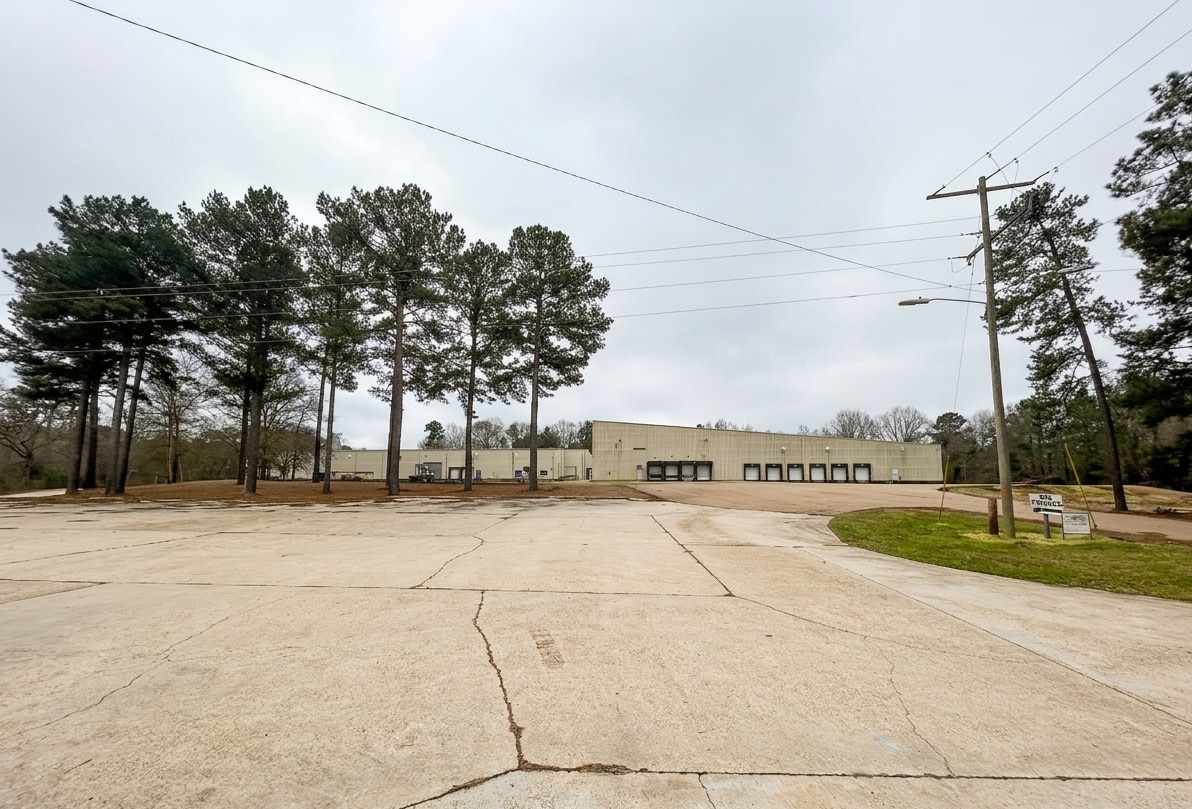 130 Coby Dr, Magee, MS for lease Primary Photo- Image 1 of 6