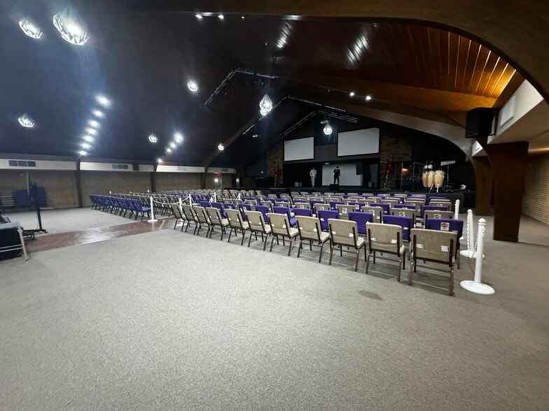 1609 14th St, Plano, TX à vendre - Photo du bâtiment - Image 2 de 10