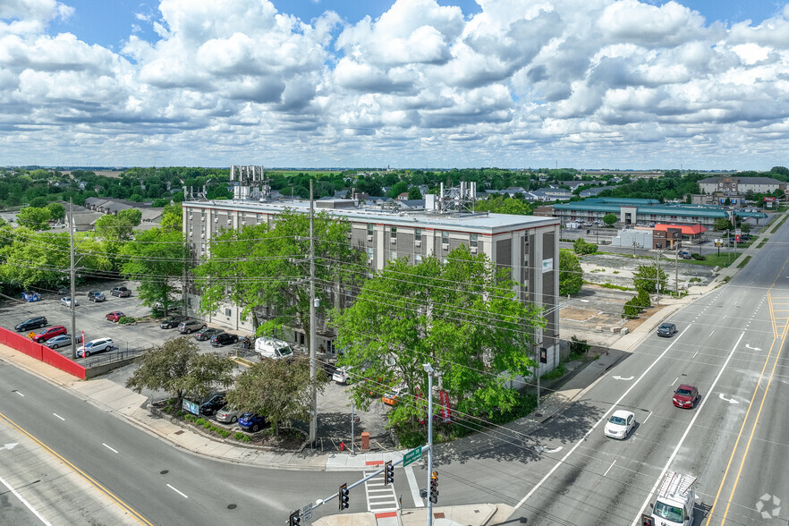 1100 W Lincoln Hwy, DeKalb, IL for sale - Primary Photo - Image 1 of 16