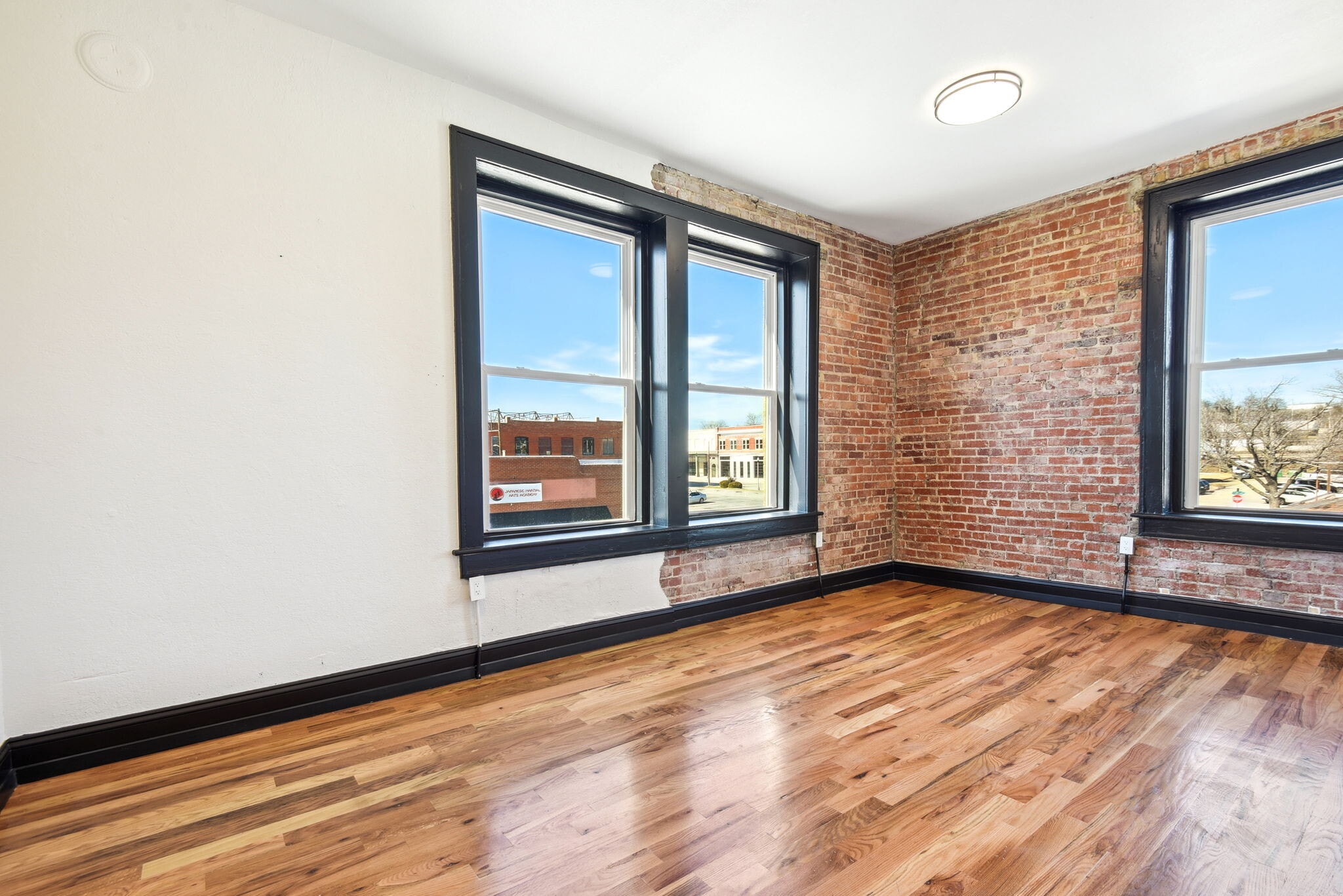 5 N Park St, Sapulpa, OK for lease Interior Photo- Image 1 of 3