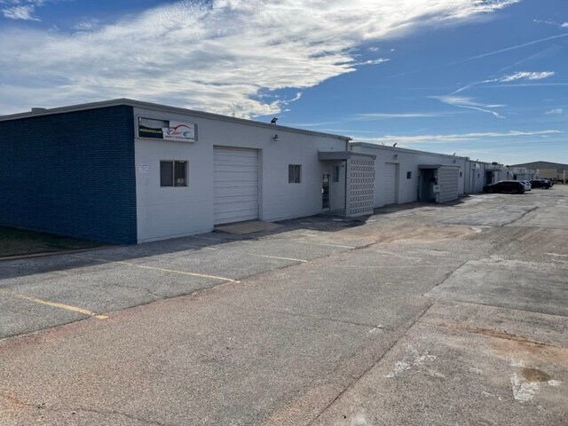 10728 Pipeline Rd S, Hurst, TX à louer - Photo du bâtiment - Image 2 de 3