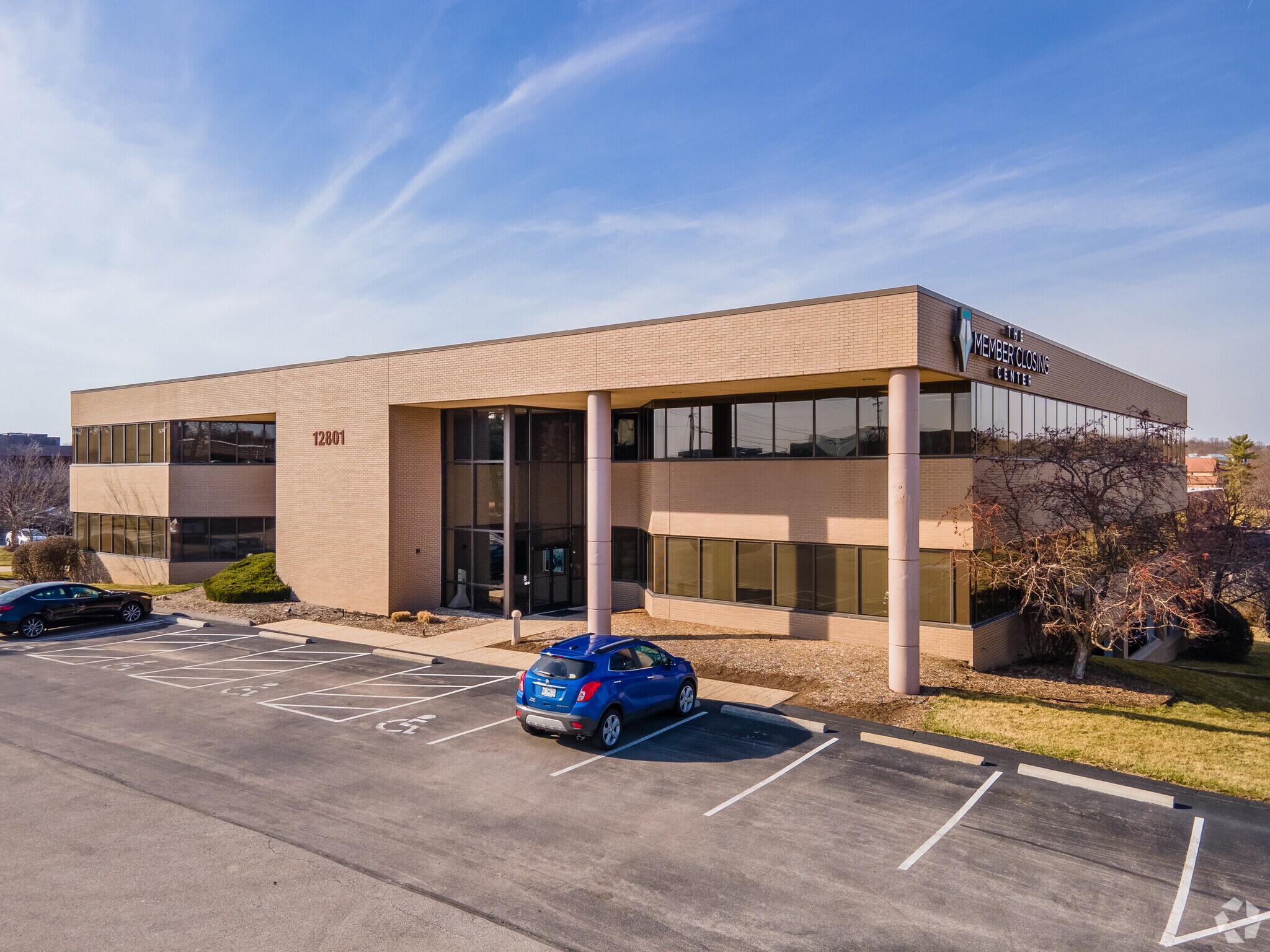12801 Flushing Meadows Dr, Des Peres, MO for lease Building Photo- Image 1 of 5
