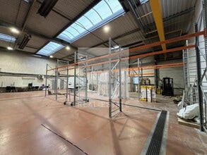 25 Rue Du 35Eme Regiment D'Aviation, Bron for lease Interior Photo- Image 2 of 5