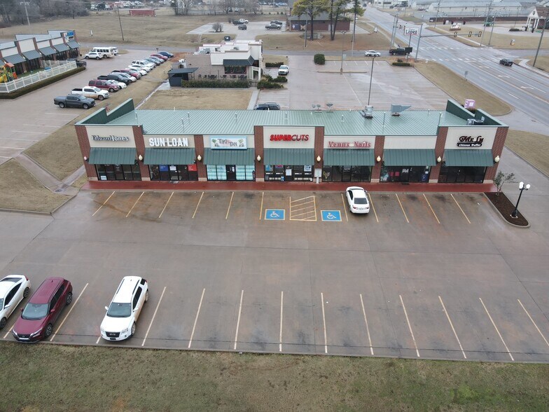 2108 S Division St, Guthrie, OK à louer - Aérien - Image 2 de 7