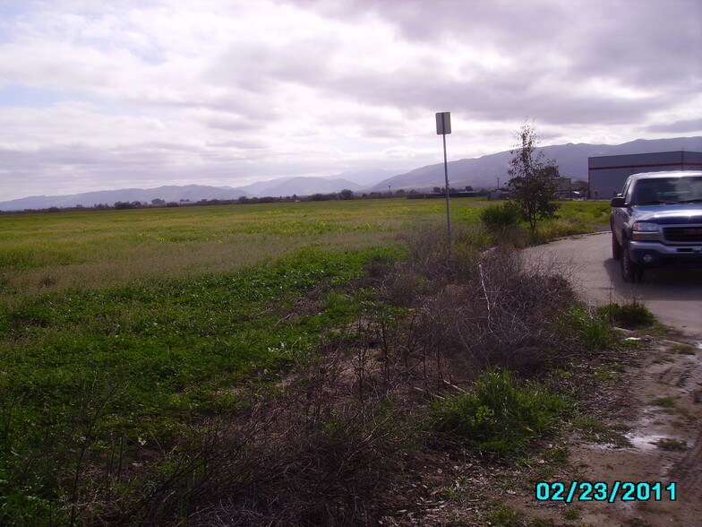 Los Coches Dr, Soledad, CA à louer - Photo du bâtiment - Image 3 de 5