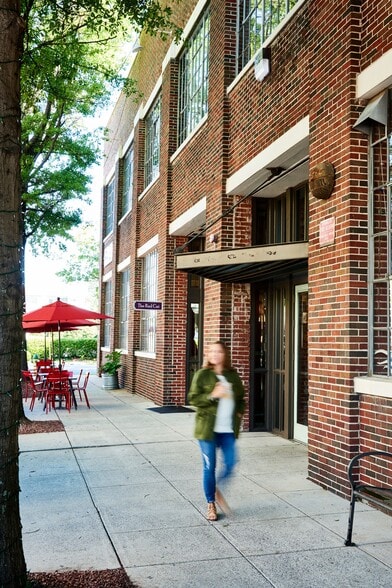 2901 2nd Ave S, Birmingham, AL à louer - Photo du bâtiment - Image 2 de 5
