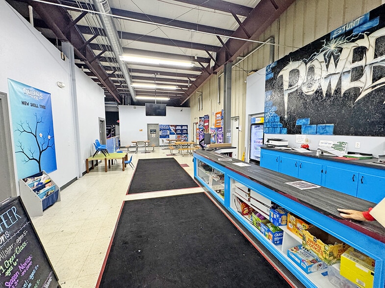8719 Hanover Industrial Dr, Columbia, IL for sale - Building Photo - Image 3 of 19