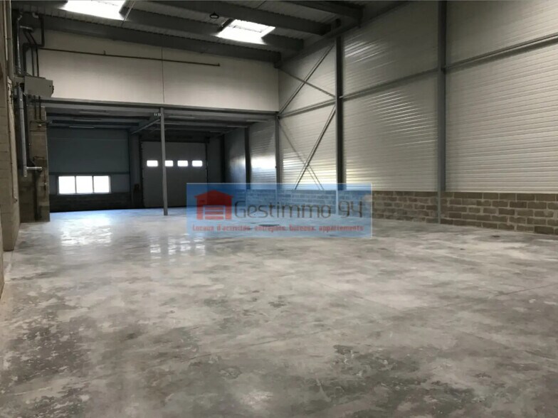 Flex in Brétigny-sur-Orge for lease - Interior Photo - Image 2 of 9