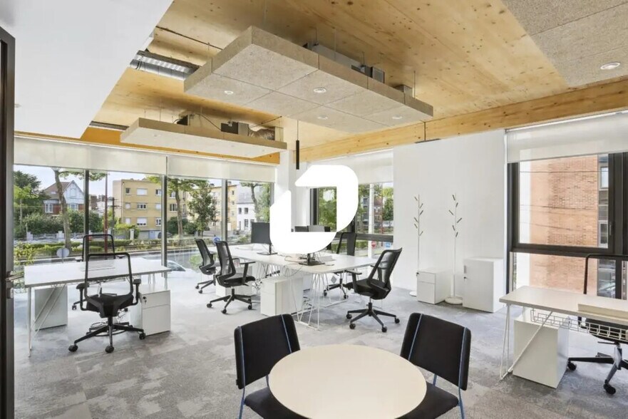 1001-1003 Avenue De La République, Marcq-en-Baroeul à louer - Photo du bâtiment - Image 3 de 7