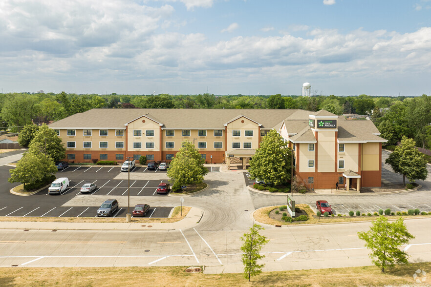 4575 Frontage Rd, Hillside, IL for sale - Building Photo - Image 1 of 1