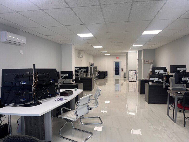 2228 SW 67th Ave, Miami, FL à vendre - Photo du bâtiment - Image 3 de 10