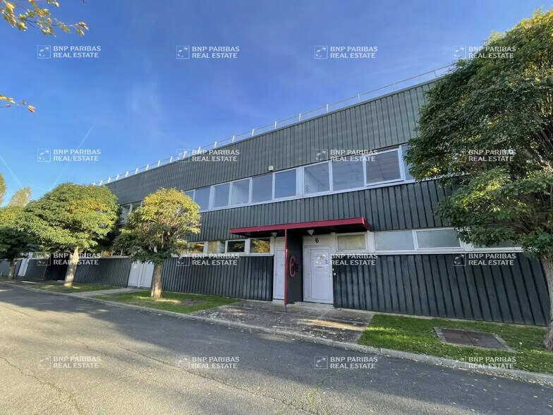 Flex dans Coignières à louer - Photo du bâtiment - Image 2 de 15