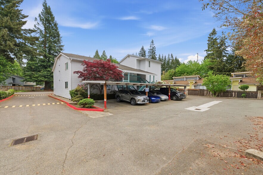 14020 SE 8th St, Bellevue, WA à vendre - Photo du bâtiment - Image 3 de 11