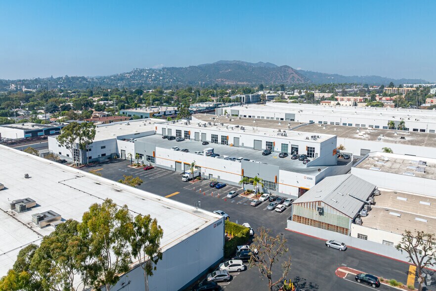 3368-3370 N San Fernando Rd, Los Angeles, CA à louer - Aérien - Image 3 de 4