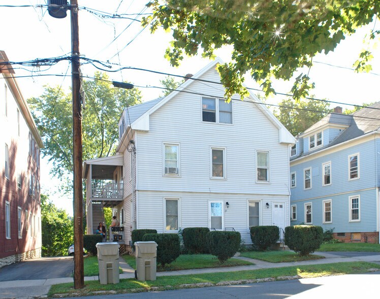 25 Landry St, Bristol, CT à vendre - Photo du bâtiment - Image 3 de 3