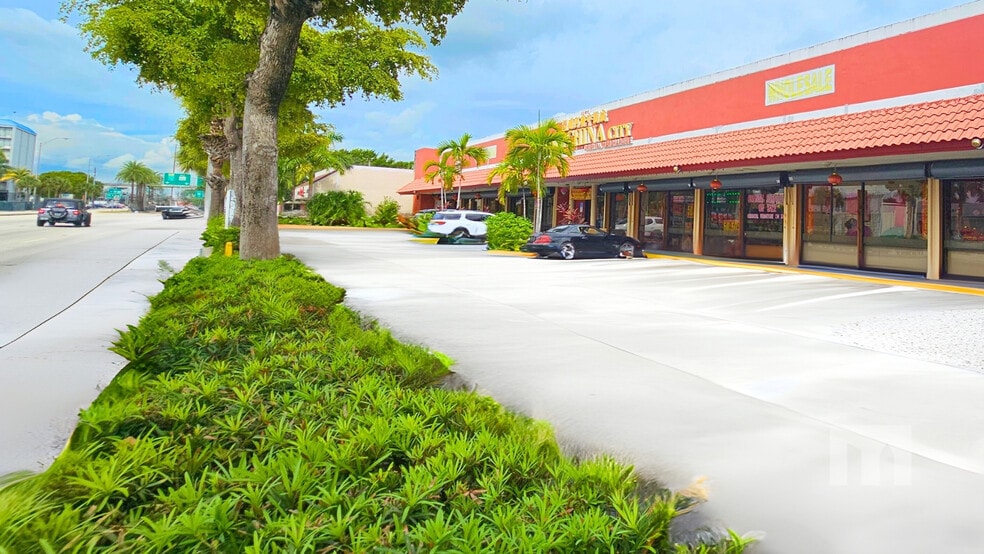 41 NW 167th St, North Miami Beach, FL for lease - Building Photo - Image 2 of 12