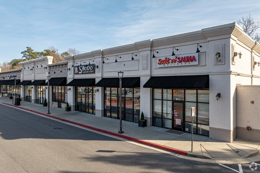 735 N Main St, Alpharetta, GA à louer - Photo du bâtiment - Image 2 de 4