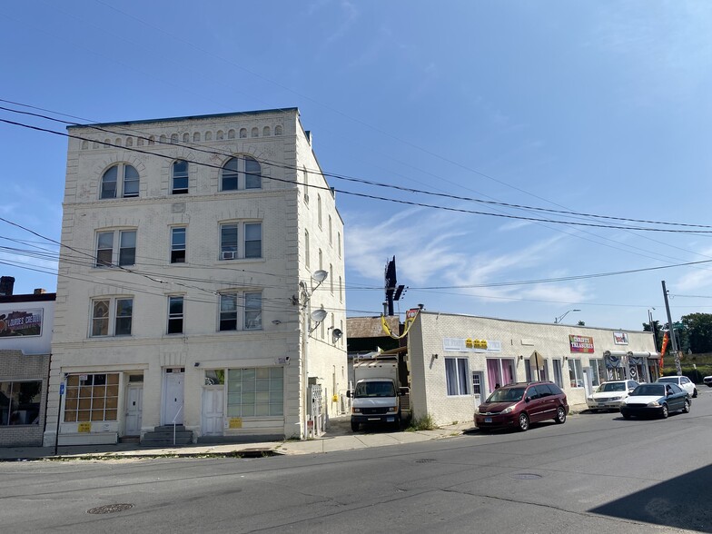 868-872 Bank St, Waterbury, CT à vendre - Photo du bâtiment - Image 1 de 1