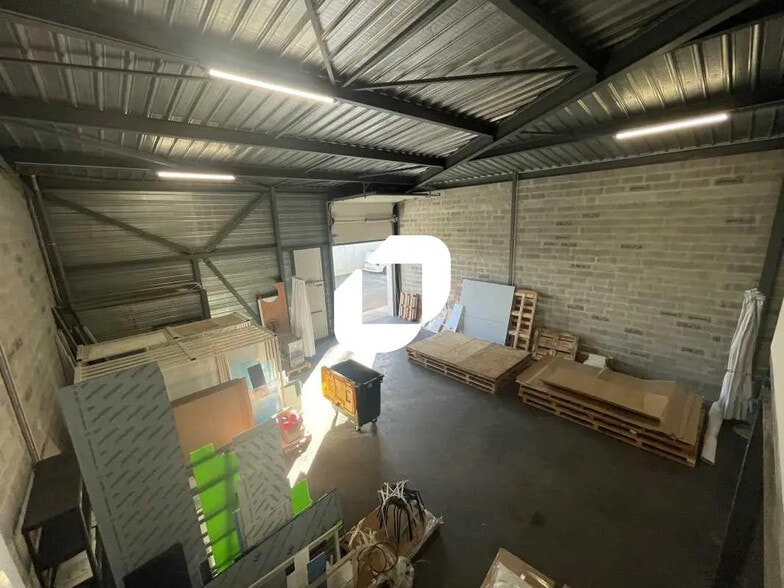 Flex in Le Taillan-Médoc for lease - Interior Photo - Image 2 of 7