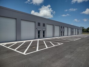 8268 Ulmerton Road Rd, Largo, FL for lease Building Photo- Image 2 of 11