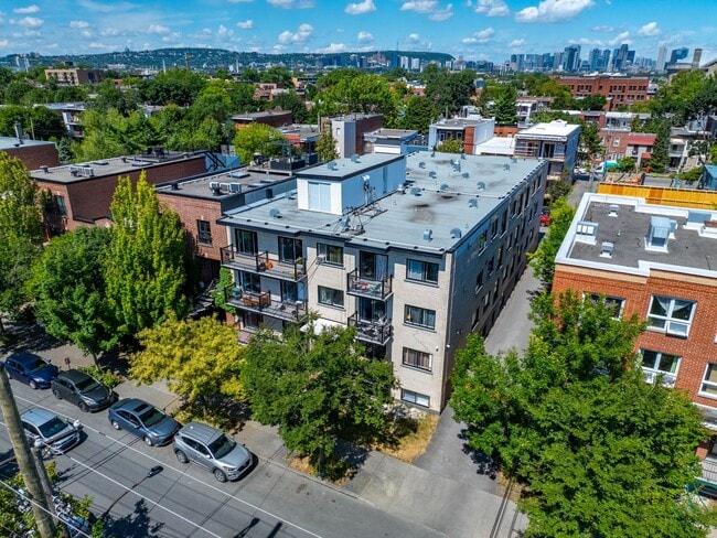 More details for 315 Rue Rielle, Verdun, QC - Multifamily for Sale