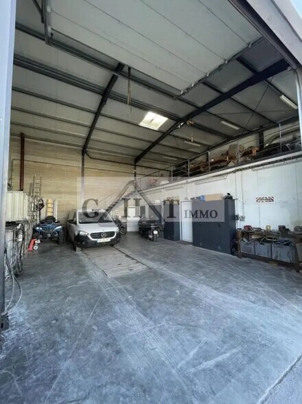 Industriel dans Argenteuil à vendre - Photo du bâtiment - Image 2 de 3