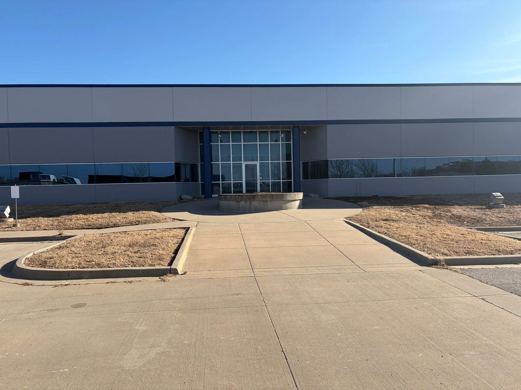 11217-11227 Lakeview Ave, Lenexa, KS à louer Photo du bâtiment- Image 1 de 11