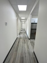 750 11th St SW, Calgary, AB à louer Photo intérieure- Image 2 de 22