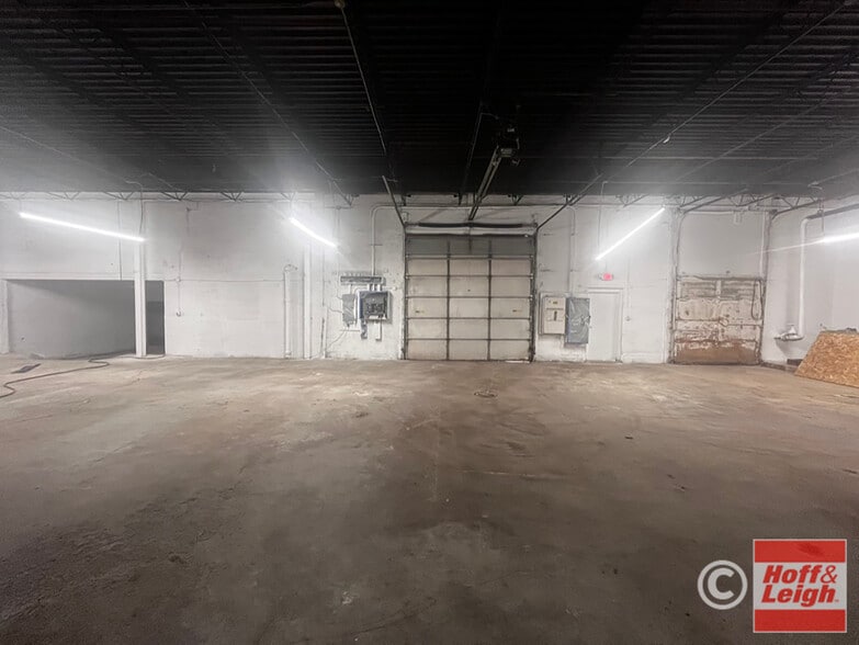 1830 Superior Ave, Cleveland, OH for sale - Interior Photo - Image 3 of 17