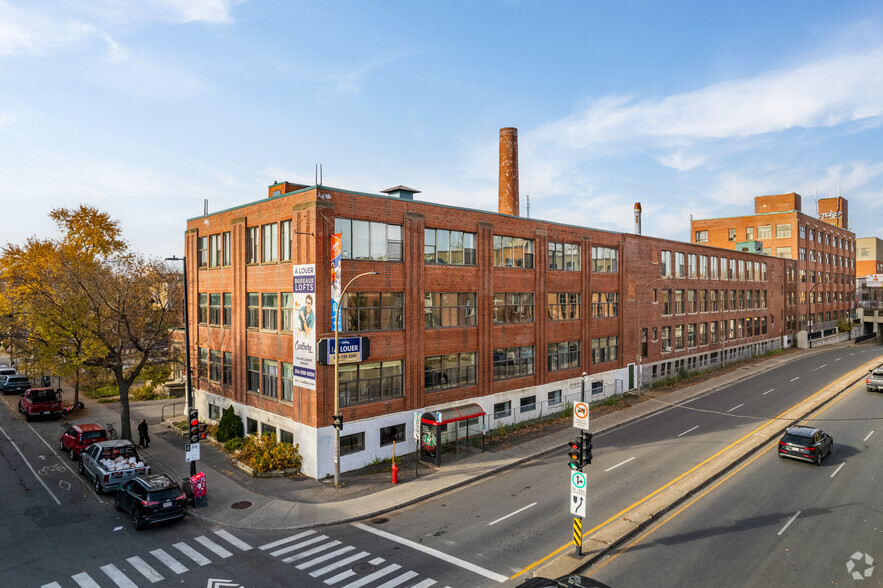 5425 Rue De Bordeaux, Montréal, QC à louer - Photo du bâtiment - Image 2 de 5