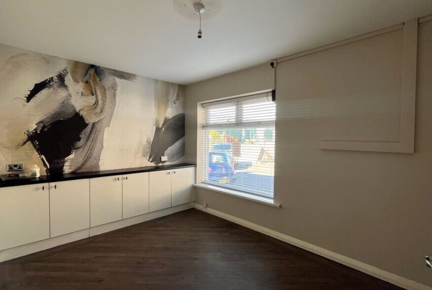 29-30 South St, Newbottle for sale - Interior Photo - Image 3 of 7