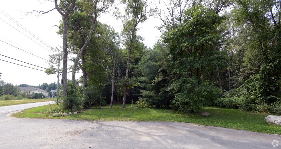 848 N Bedford St, East Bridgewater, MA à vendre - Photo du bâtiment - Image 3 de 5