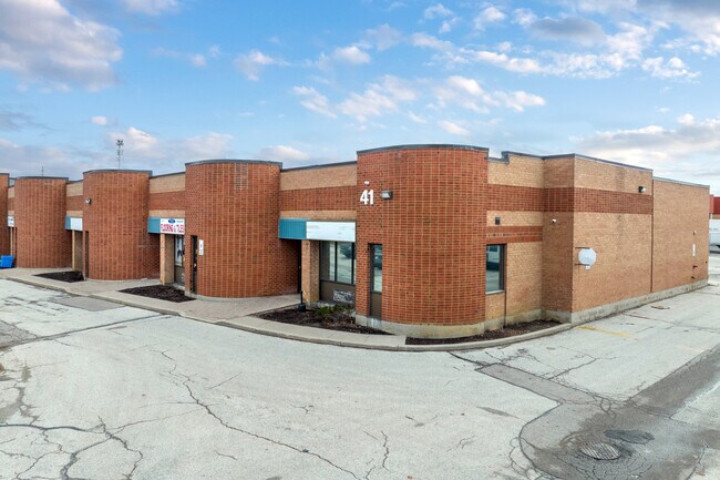 Plus de détails pour 41 Courtland Ave, Vaughan, ON - Local d'activités à louer