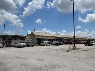 Plus de détails pour 5900-5990 Renwick Dr, Houston, TX - Commerce de détail à louer