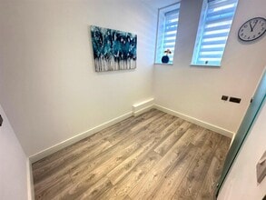Street Ln, Leeds for lease Interior Photo- Image 2 of 2