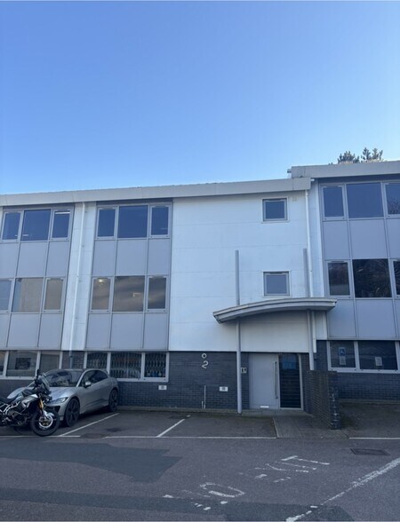 Unit 2 English Close, Hove à louer - Photo du bâtiment - Image 2 de 7