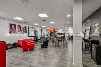 110 Avenue Victor Hugo, Boulogne-Billancourt for lease Interior Photo- Image 2 of 8